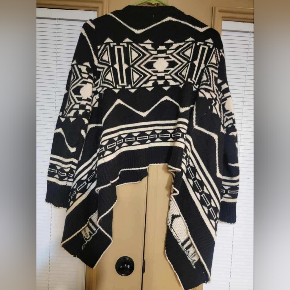 Aztec Print Cardigan Sweater - Picture 7 of 7